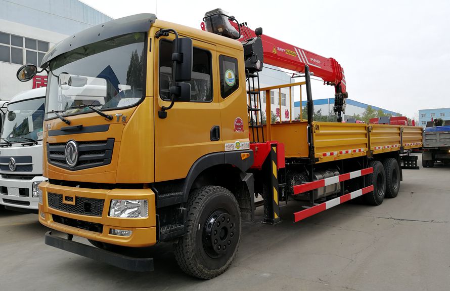 東風T5三一12噸隨車吊