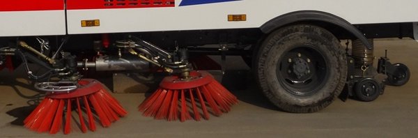 東風3噸掃路車掃盤結構