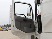 東風天龍小三軸7.7/8.6米冷藏車電動門窗