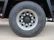 東風天龍小三軸7.7/8.6米冷藏車11.00鋼絲胎