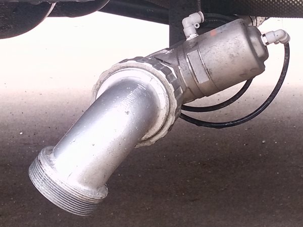 洗掃車前沖后灑