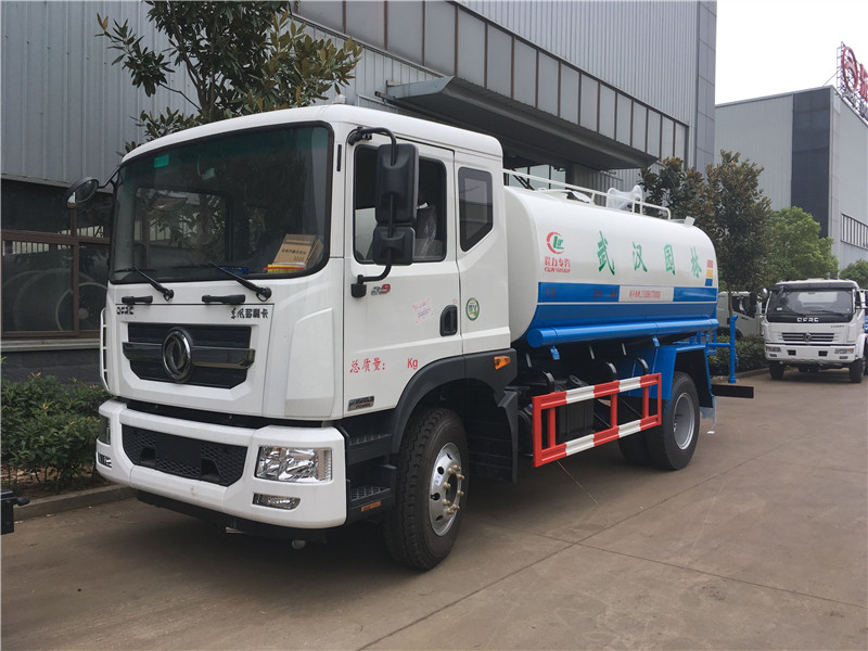 程力灑水車廠家