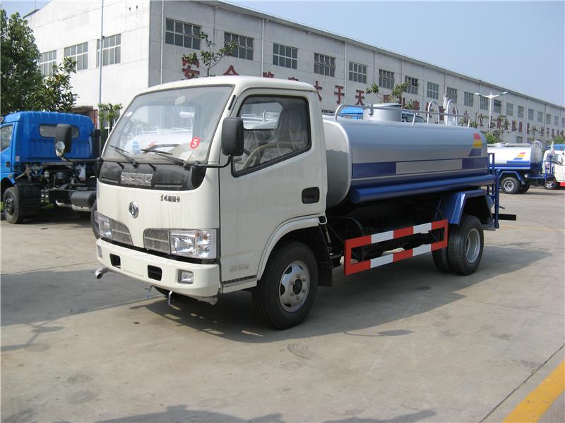 程力灑水車廠家