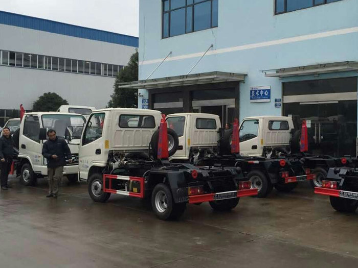 凱馬3方勾臂式垃圾車