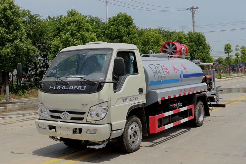 福田4噸霧炮灑水車左斜前圖片