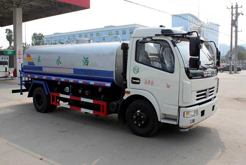 東風8噸灑水車右斜前圖片