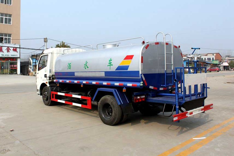 東風8噸灑水車右斜后圖片