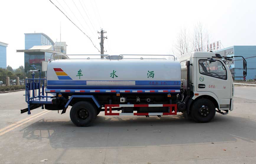東風多利卡8噸灑水車圖片